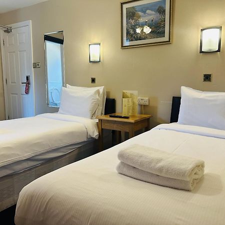 Woodcock Inn Felbridge Esterno foto
