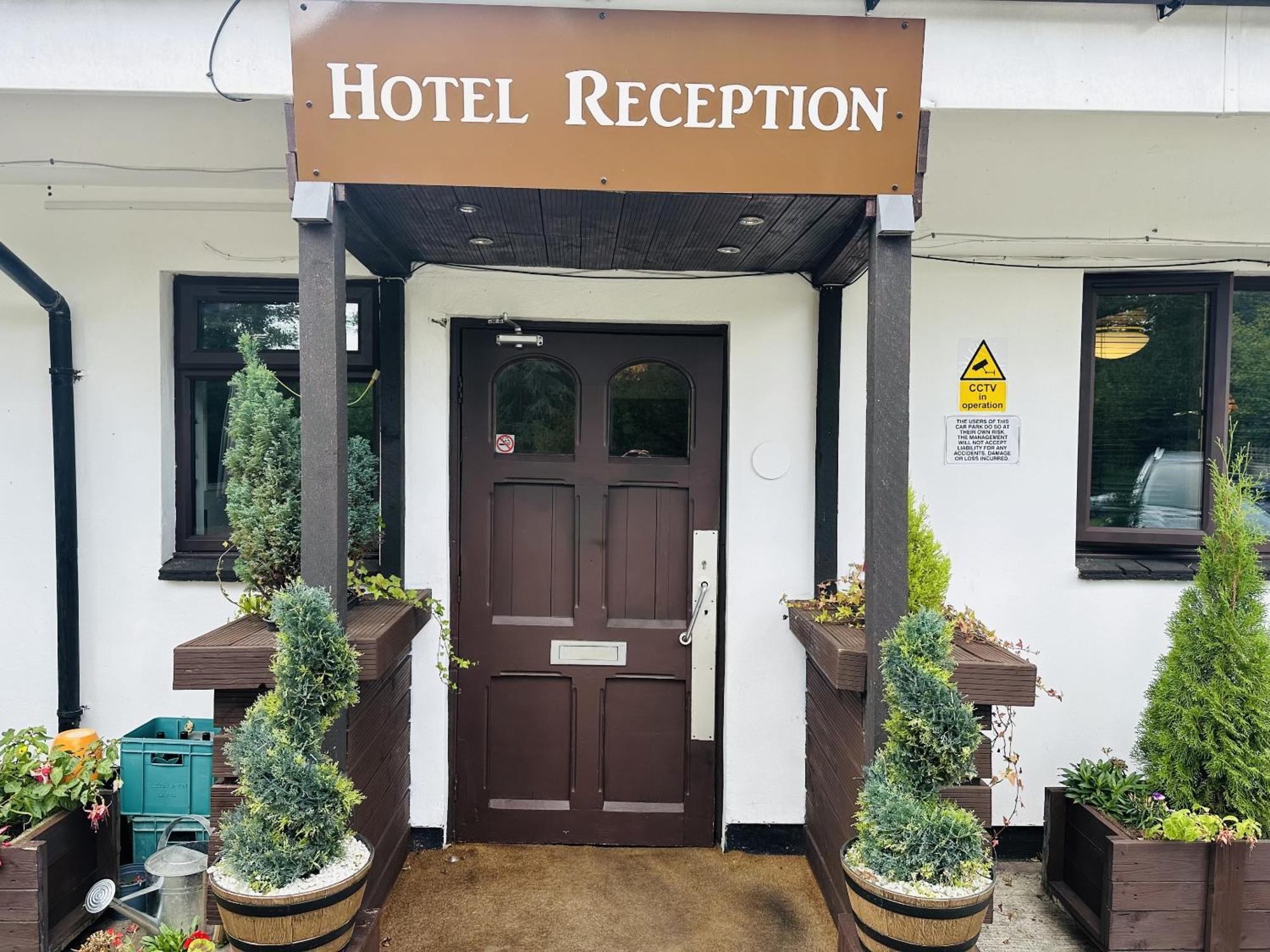 Woodcock Inn Felbridge Esterno foto