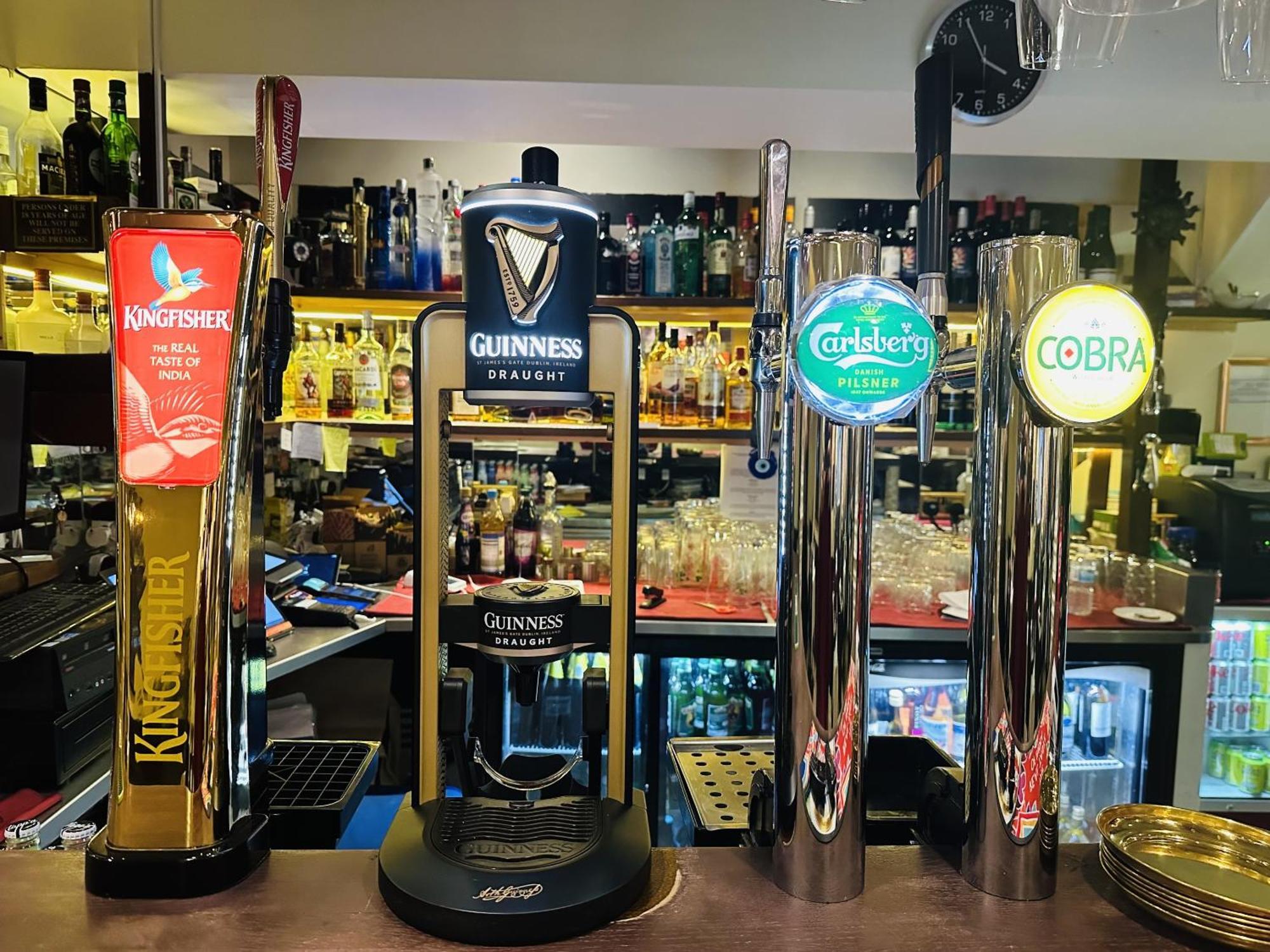 Woodcock Inn Felbridge Esterno foto