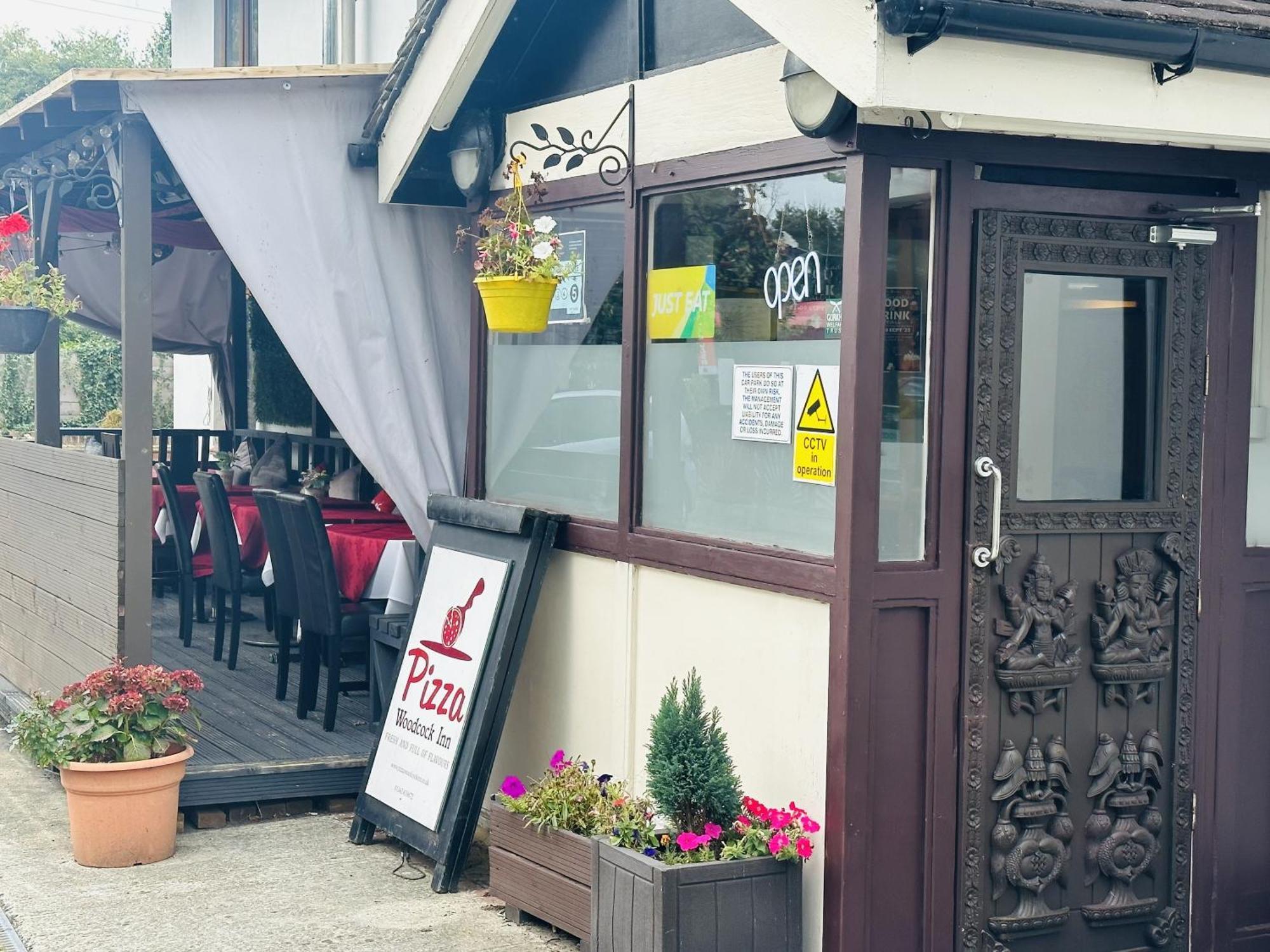 Woodcock Inn Felbridge Esterno foto